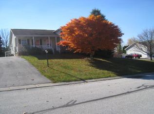 327 Azalea Dr, Hanover, PA 17331