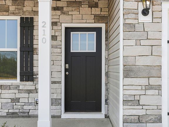 3rd image of 210 Alistar Ave