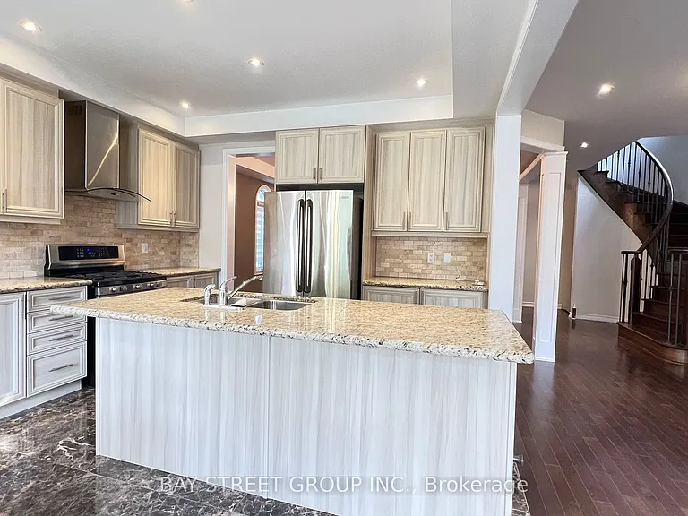 116 Riding Mountain Dr — Photo 15