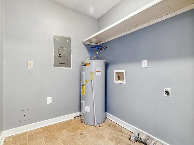 4822 Long Branch Dr — Photo 5