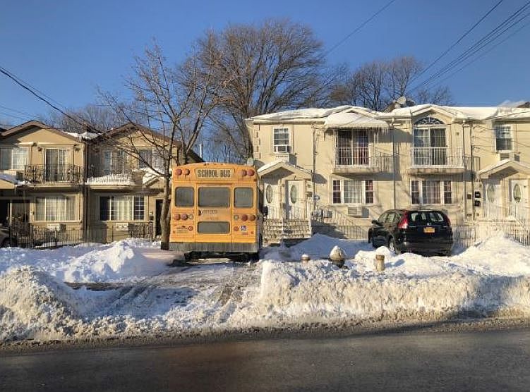 1st image of 21601 Hollis Ave