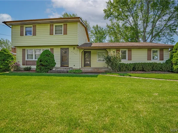 6376 Oconnor Dr, Lockport, NY 14094
