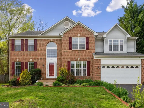 9307 S Whitt Dr, Manassas Park, VA 20111