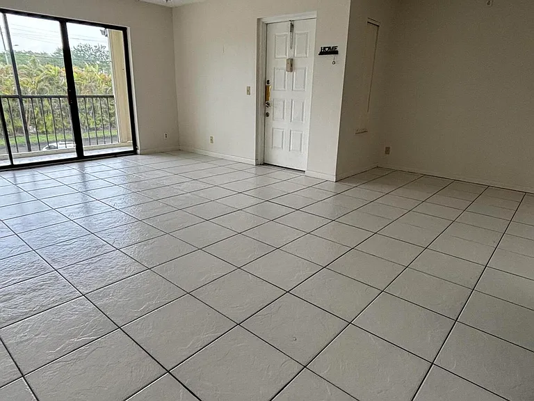 724 Sunny Pine Way #D2 — Photo 3