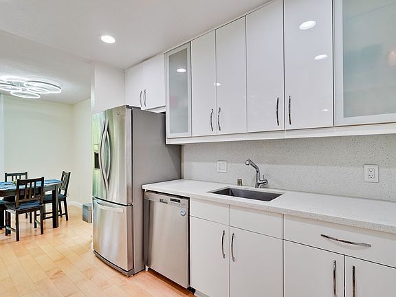 4th image of 505 Cypress Point Dr Unit 275