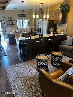 3 bed, 2.5 bath, 3054 sqft, $3,200 — Photo 3