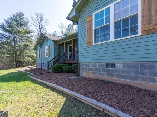 5 Pine Tree Dr, Blue Ridge, GA 30513