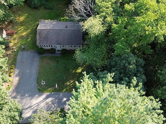 5th image of 25 Chagnon Lane