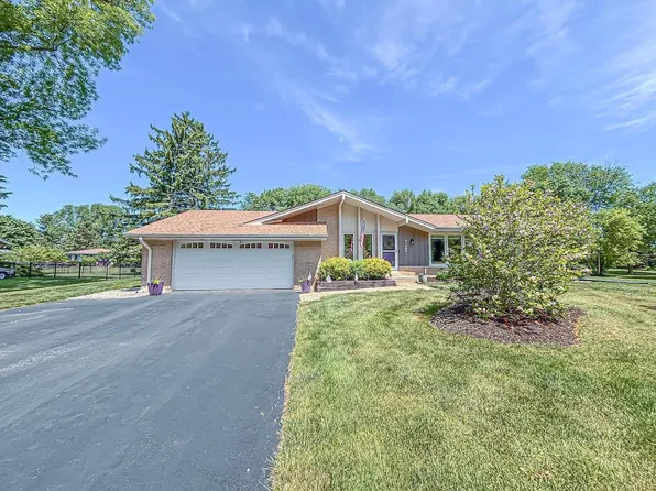21660 Mayrose BOULEVARD, Brookfield, WI 53045