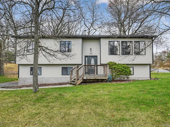 22 Cambridge Circle, Monroe, NY 10950