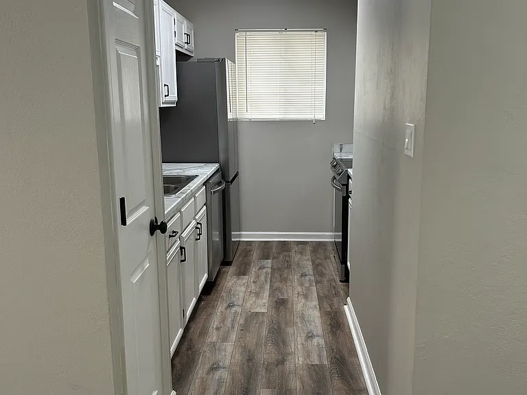 476 Richview Park Cir W — Photo 3