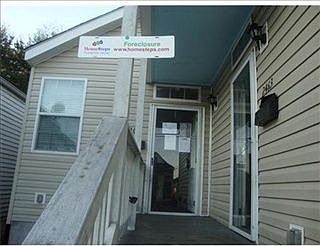 2nd image of 2461 N Robertson St