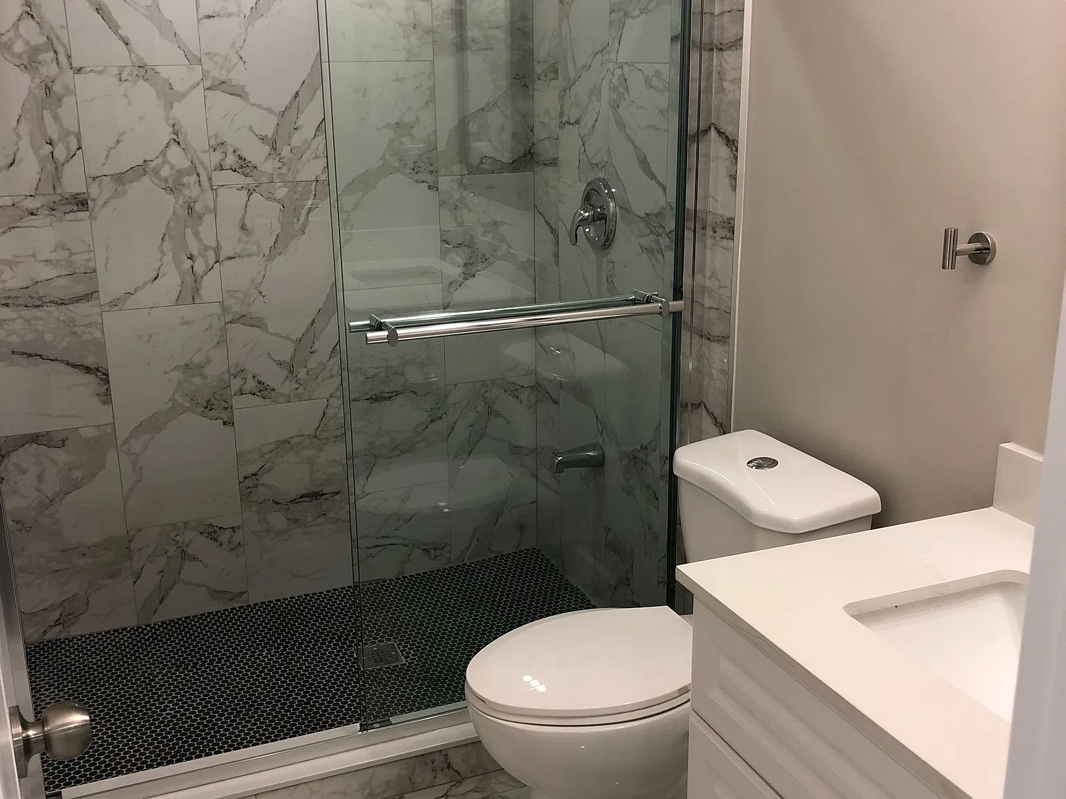 3 bed, $1,800 — Photo 4