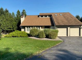 8043 Broadfield Rd, Manlius, NY 13104