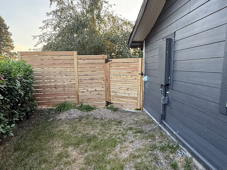 4640 E B St — Photo 14