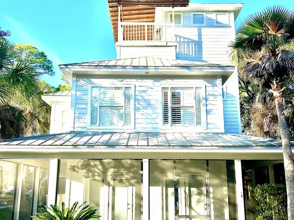 305 Peachtree Cir, Santa Rosa Beach, FL 32459