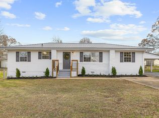 8 Walker Ave, Fort Oglethorpe, GA 30742