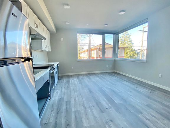 5th image of 5521 15th Ave NE APT 101