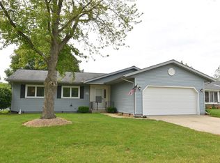 N169W20227 Chateau Dr, Jackson, WI 53037