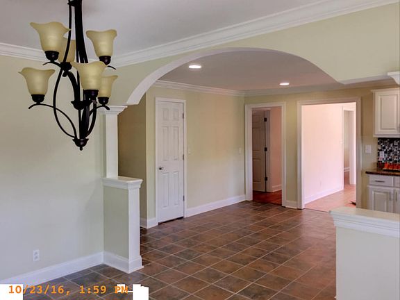 2nd image of 118 W Thomas Dr