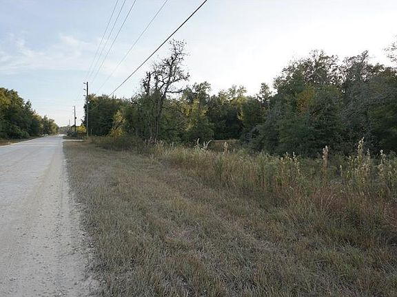3rd image of Emerald Dr