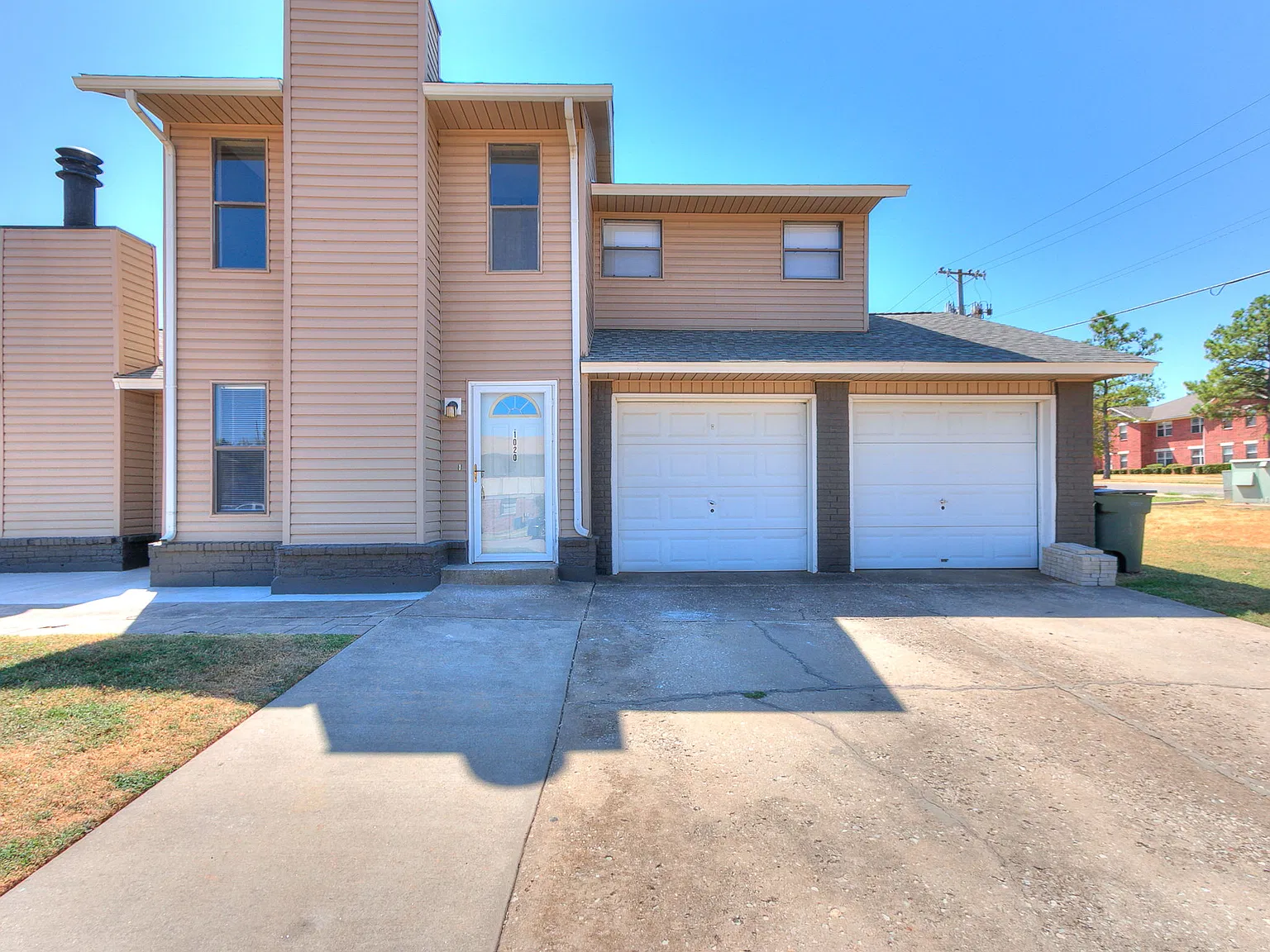 2 bed, 1000 sqft, $1,245 — Photo 1