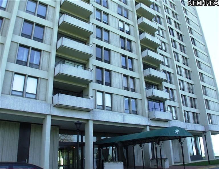 1st image of 2 Bratenahl Pl APT 9B