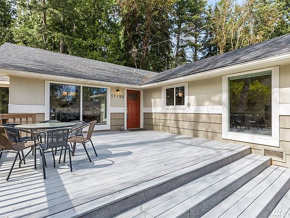 4th image of 17753 25th Ave NE