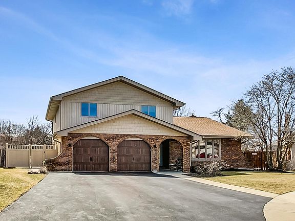 2nd image of 8509 Hollywood Dr