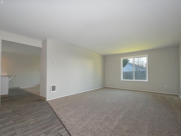 4th image of 3204 NE 148th Pl