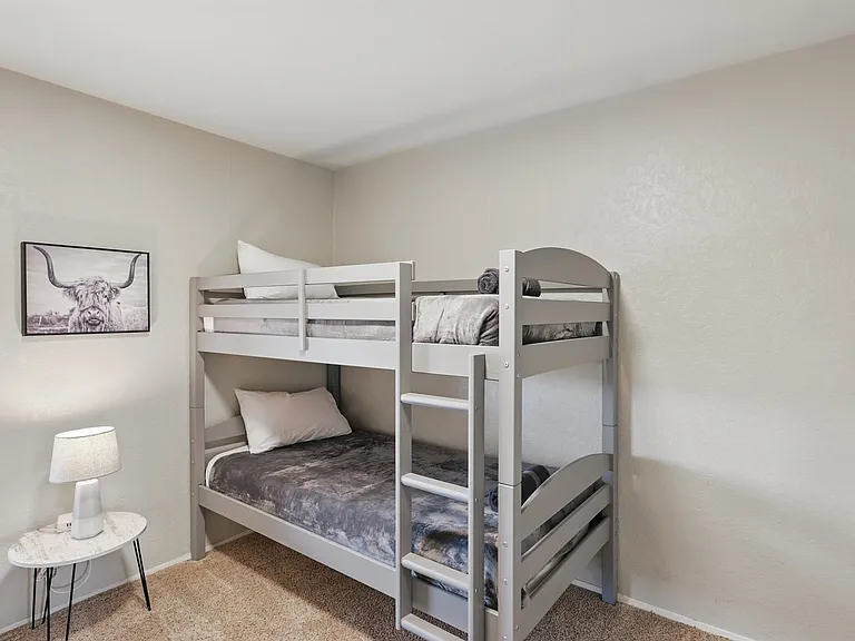 3454 Livingston Ln — Photo 32