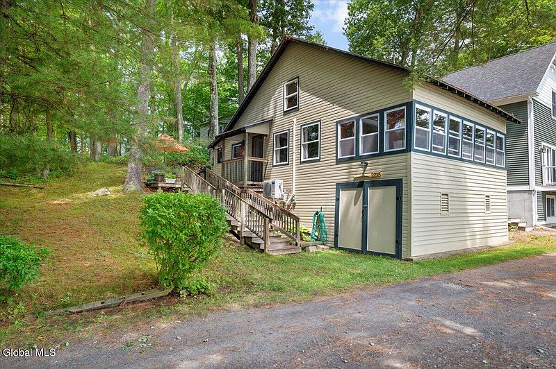 2nd image of 2235 Oaks Road