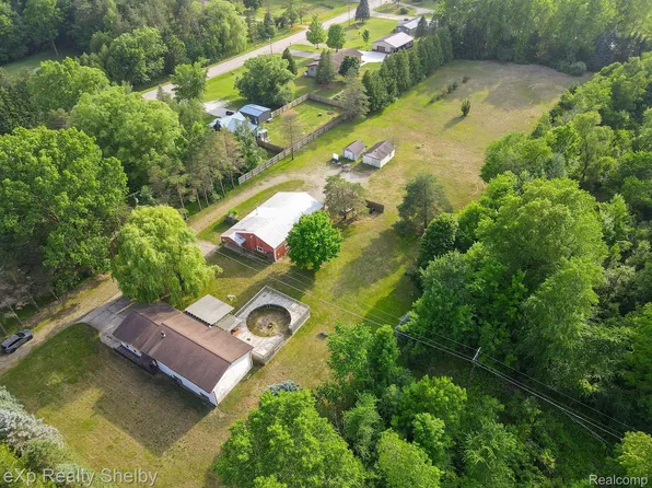 1519 Colwood Rd, Caro, MI 48723