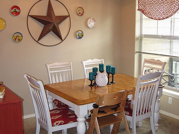 4th image of 1443 NE Lockheart Ln