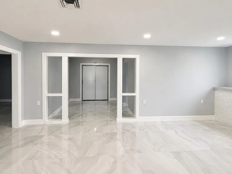4894 Cyprus Ln — Photo 8