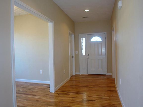 3rd image of 40 Primrose Ct