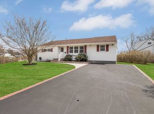 137 Hilltop Dr, Brentwood, NY 11717