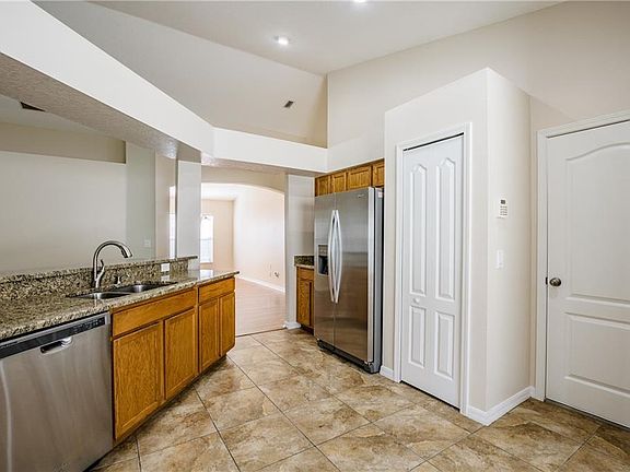 5th image of 3139 Dunstable Dr