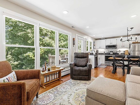 5th image of 30 Thatcher Ln