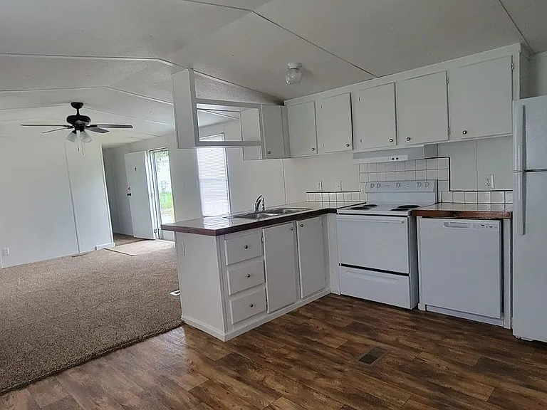 701 Trollingwood Hawfields Rd #3 — Photo 2