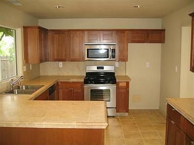 2nd image of 8425 Giverny Cir