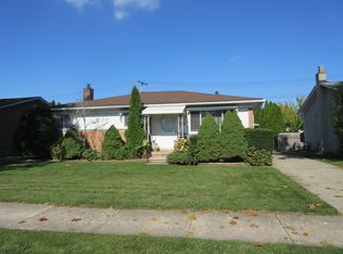 20840 Crestmont Ln, Dearborn Heights, MI 48127