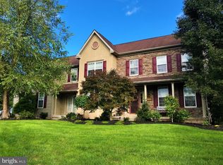 32 Arrowwood Dr, Perkasie, PA 18944