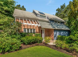 19 Fielding Ave, Dix Hills, NY 11746
