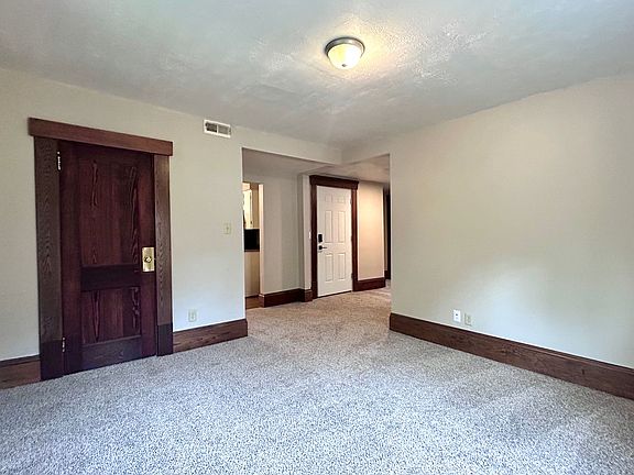 5th image of 199 Beck Ave #2