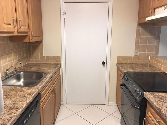 4th image of 2313 N Congress Avenue #22