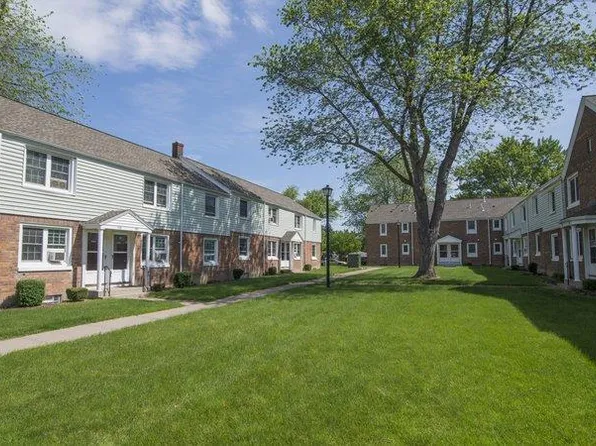 Fernwood Park Apartments, 65 Waring Rd #8c3928b61, Rochester, NY 14609