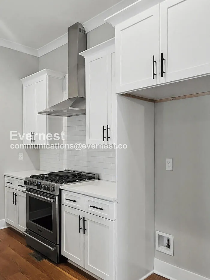 4 bed, 4.5 bath, 2203 sqft, $3,295 — Photo 3