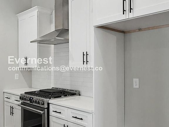 4th image of 121 Lucile St