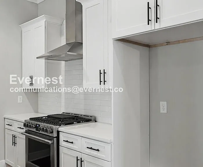 121 Lucile St — Photo 5